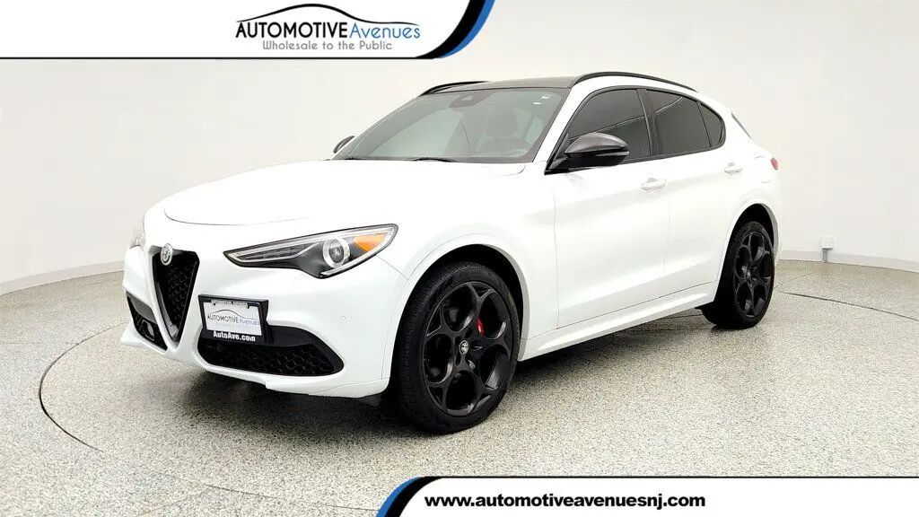 2023 Alfa Romeo Stelvio Ti — photo 1 of 13