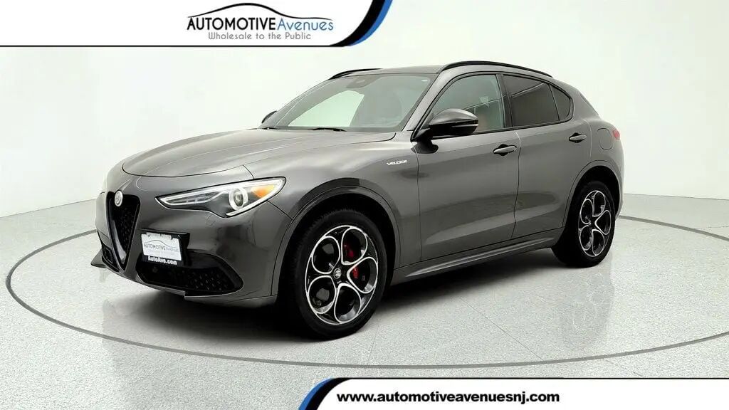 2022 Alfa Romeo Stelvio Ti — photo 1 of 13