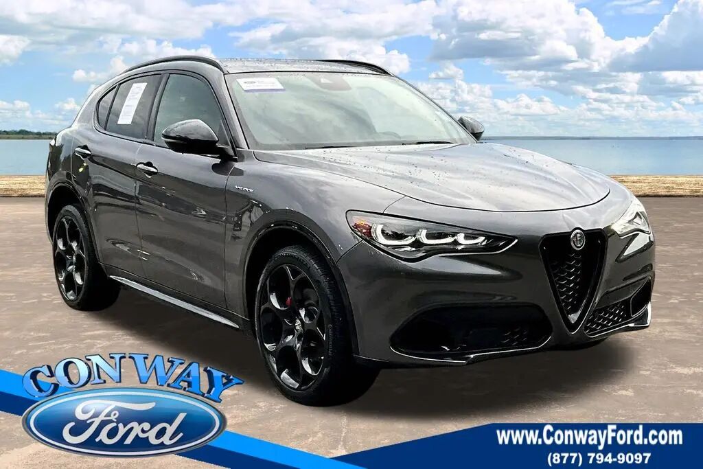 2024 Alfa Romeo Stelvio Ti — photo 1 of 12
