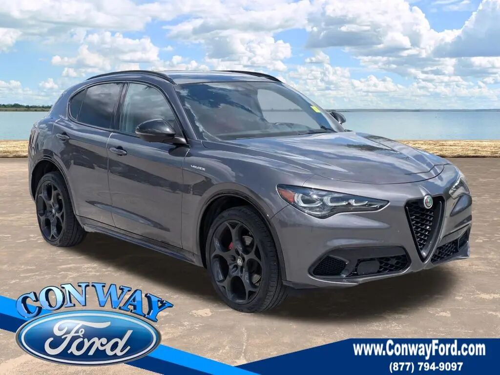 2024 Alfa Romeo Stelvio Ti — photo 1 of 24