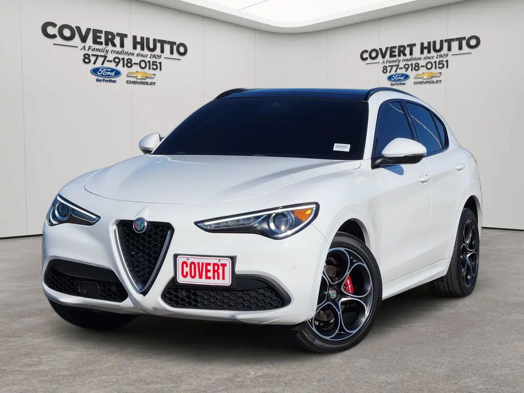 2021 Alfa Romeo Stelvio Ti — photo 1 of 13