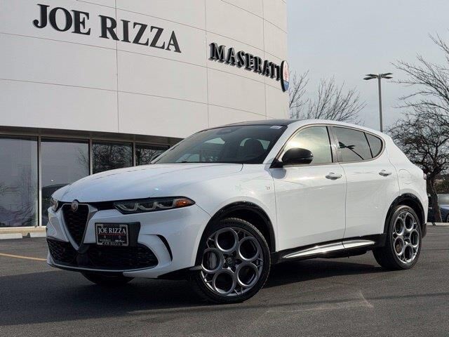 2024 Alfa Romeo Tonale Hybrid Ti — photo 1 of 13