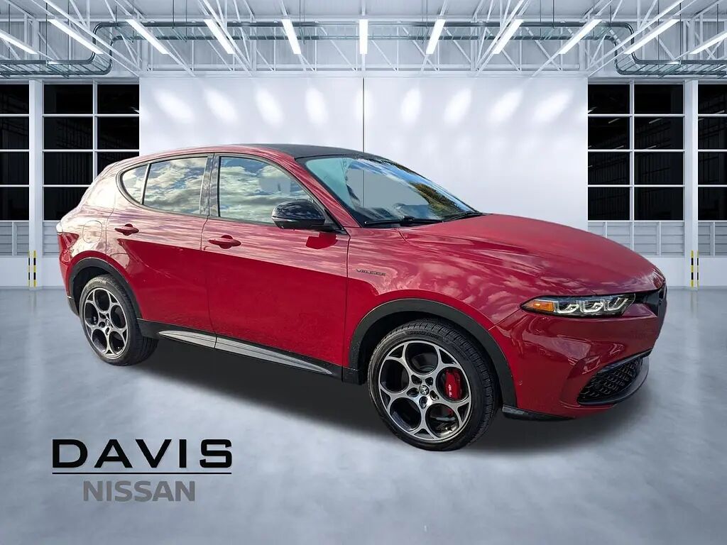 2024 Alfa Romeo Tonale Hybrid Veloce — photo 1 of 13