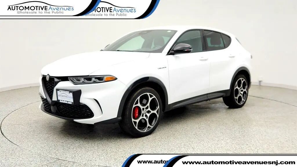2024 Alfa Romeo Tonale Hybrid Veloce — photo 1 of 39
