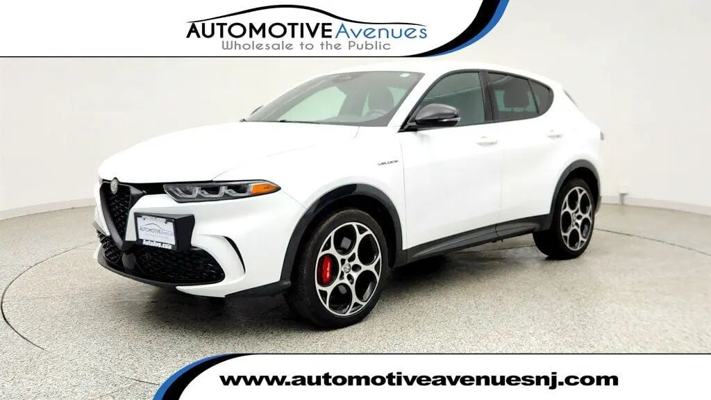2024 Alfa Romeo Tonale Hybrid Veloce — photo 1 of 13