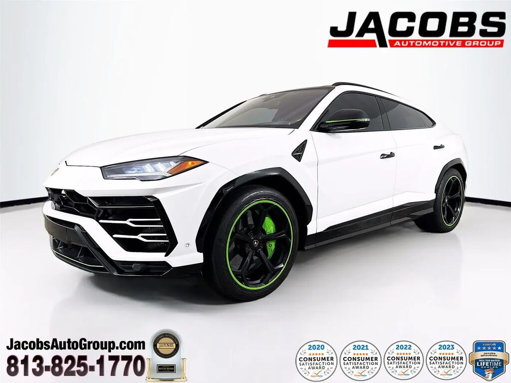 2019 Lamborghini Urus Base — photo 1 of 1