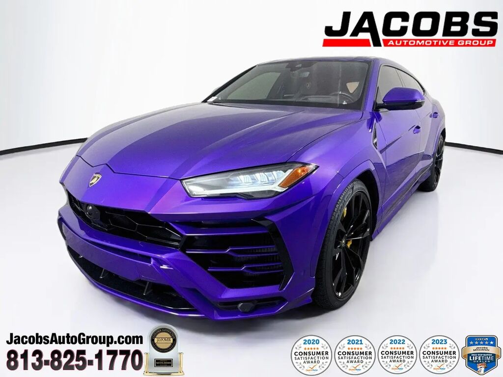 2020 Lamborghini Urus Base — photo 1 of 13